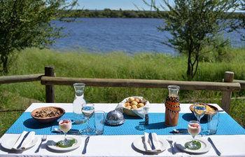 Bakwena Lodge Kasane Bagian luar foto