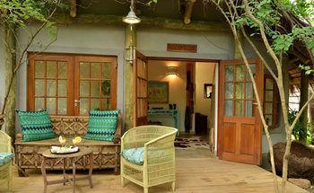 Bakwena Lodge Kasane Bagian luar foto